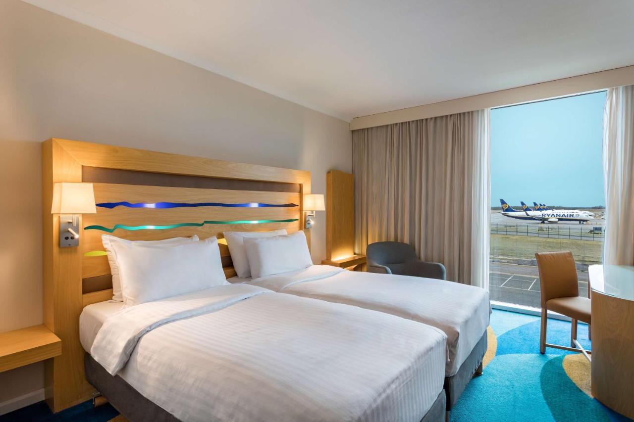 Radisson Blu Hotel London Stansted Airport Stansted Mountfitchet Esterno foto