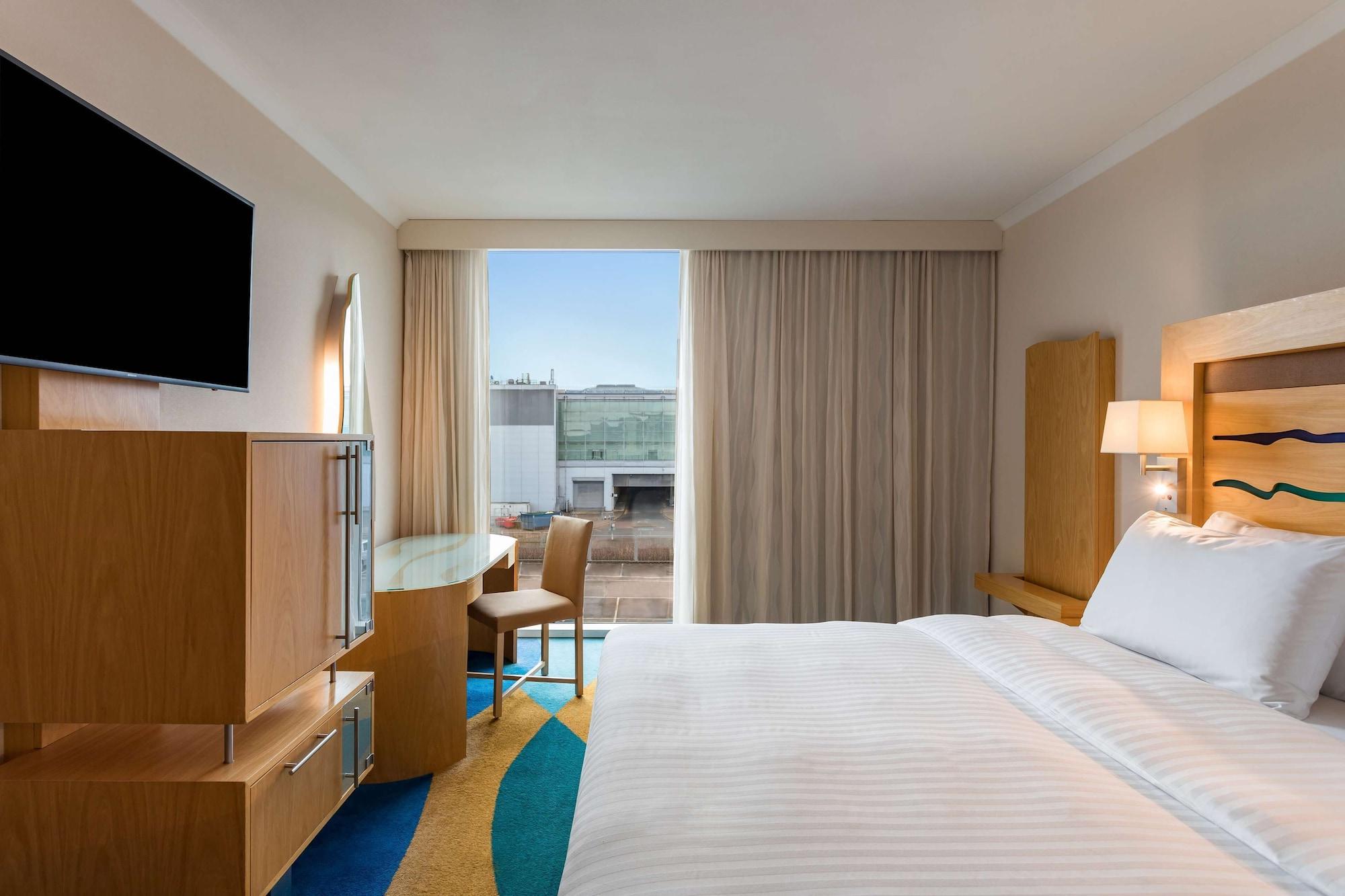 Radisson Blu Hotel London Stansted Airport Stansted Mountfitchet Esterno foto A room at the hotel
