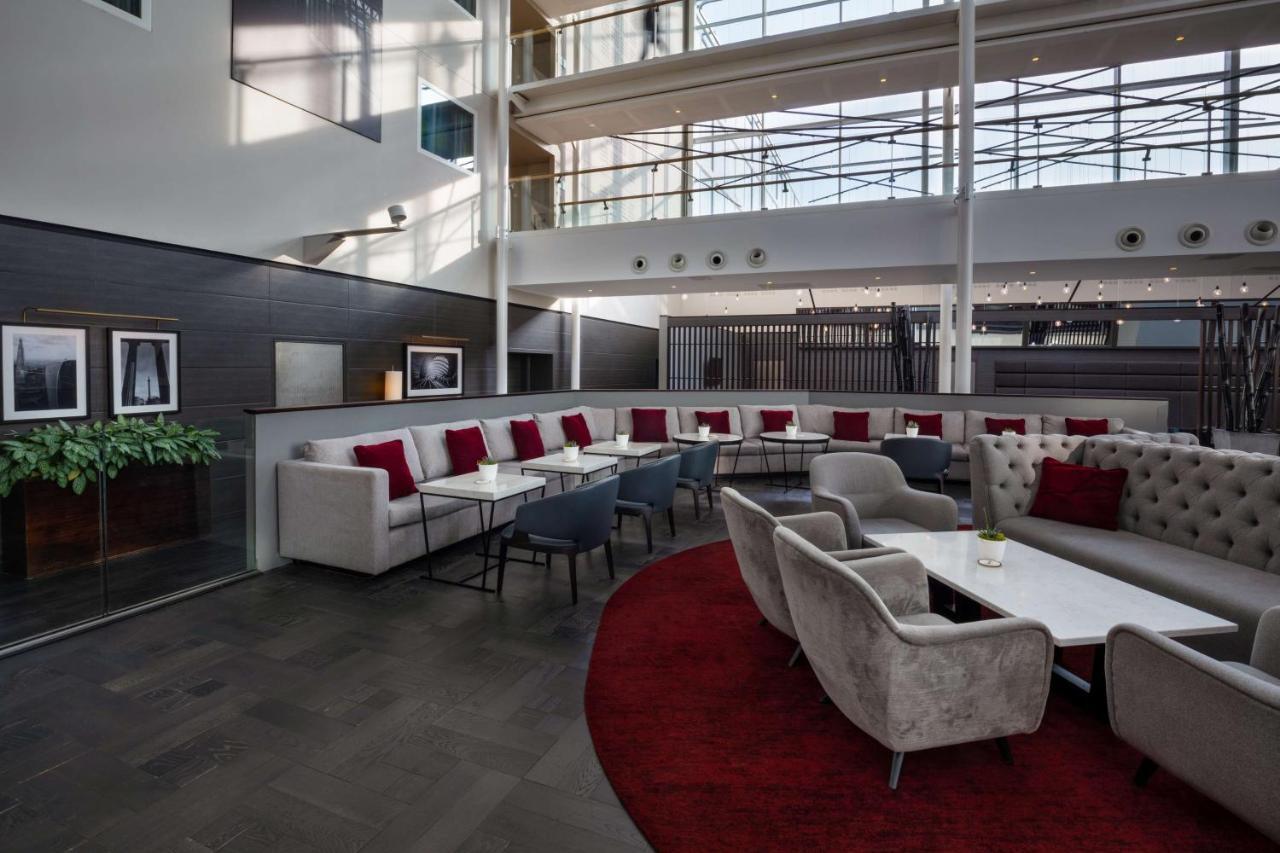Radisson Blu Hotel London Stansted Airport Stansted Mountfitchet Esterno foto The interior of the hotel