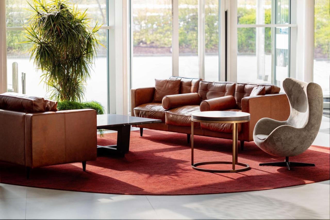 Radisson Blu Hotel London Stansted Airport Stansted Mountfitchet Esterno foto "The interior of the building is very well maintained."