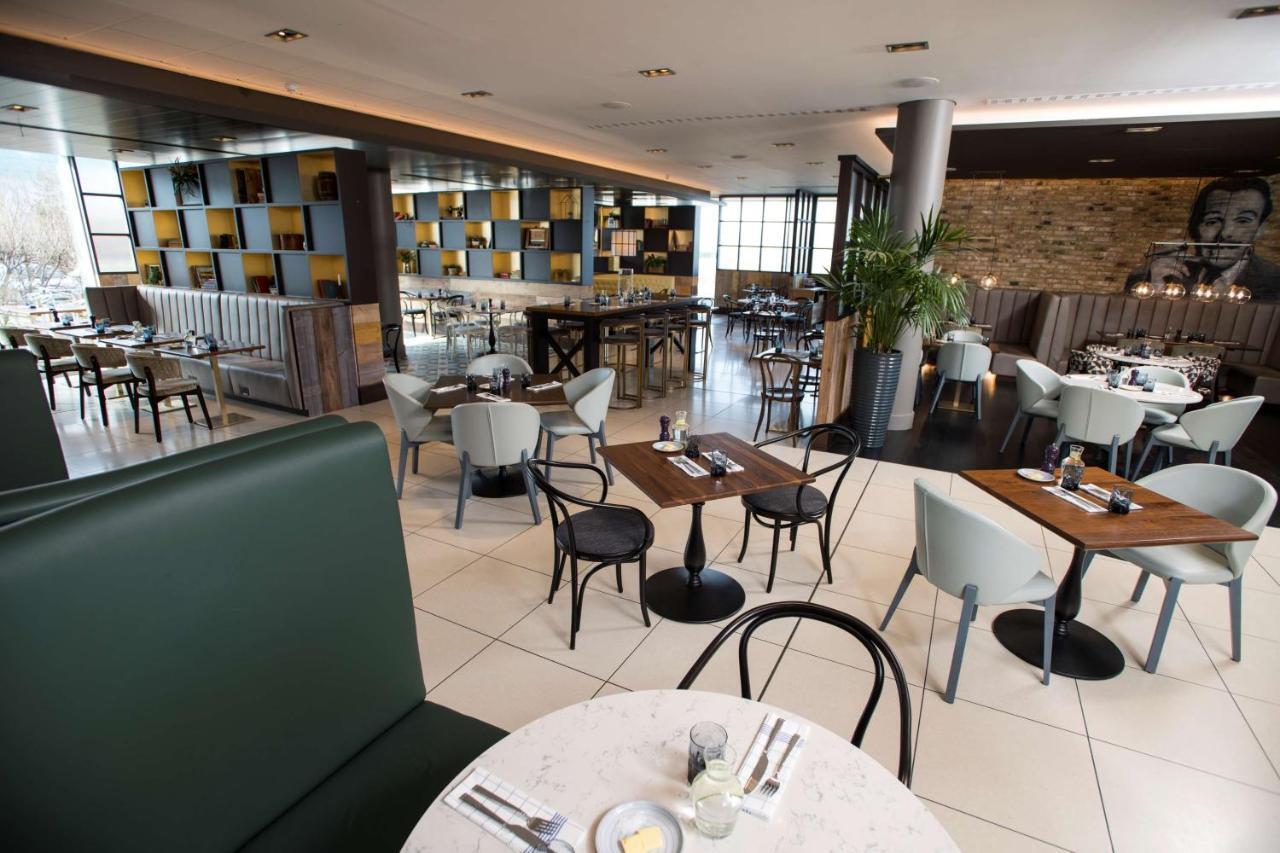 Radisson Blu Hotel London Stansted Airport Stansted Mountfitchet Esterno foto Interior of the restaurant