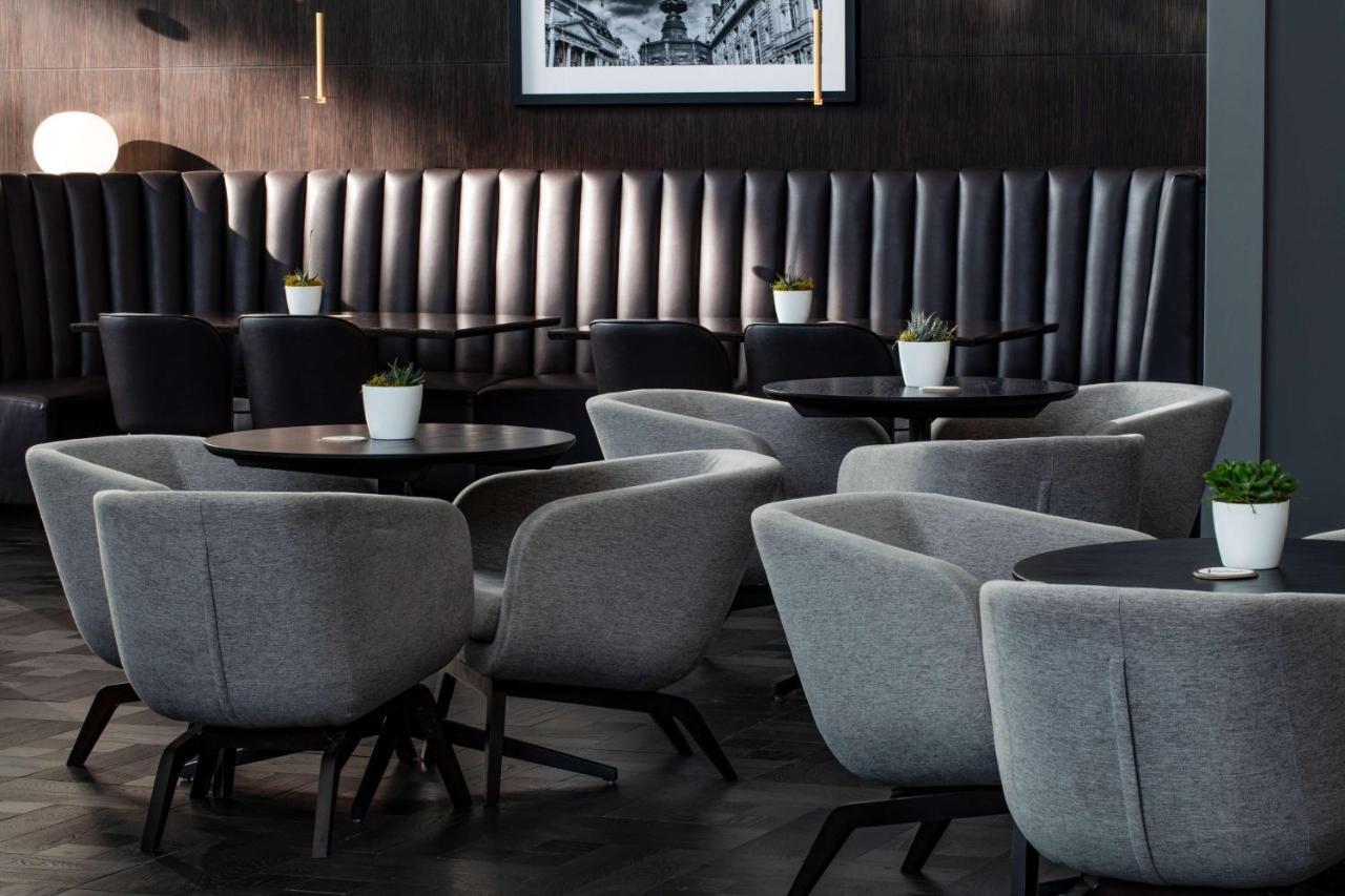 Radisson Blu Hotel London Stansted Airport Stansted Mountfitchet Esterno foto The interior of the hotel